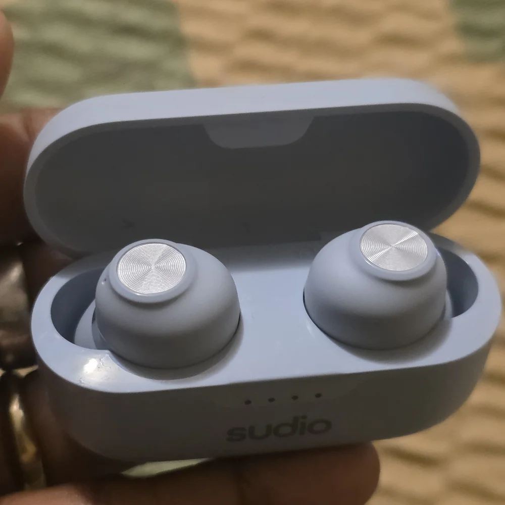 Studio White Wireless Earbuds